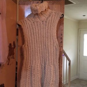 Sleeveless TNeck Burberry Sweater